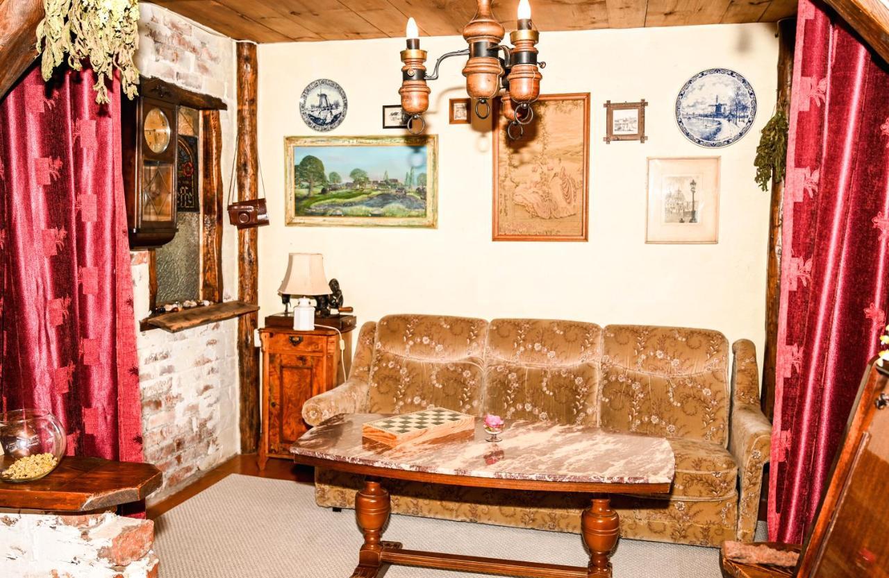 Villa Idilliska Latgaliesu Lauku Maja Ar Melno Pirti Aglona Esterno foto
